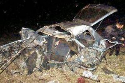 Horrible muerte de un gendarme al chocar de frente con un colectivo