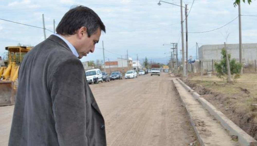 Mestre intenta recuperar $ 700 millones