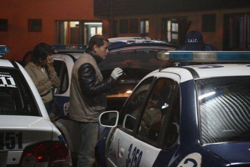 Nueve polic�as acusados de matar a patadas y pisotones a un hombre
