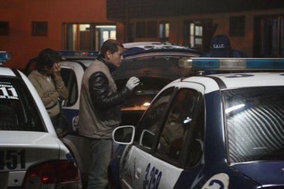 Nueve polic�as acusados de matar a patadas y pisotones a un hombre