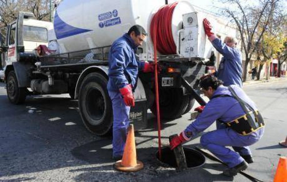El lunes normalizar�n la red de cloacas