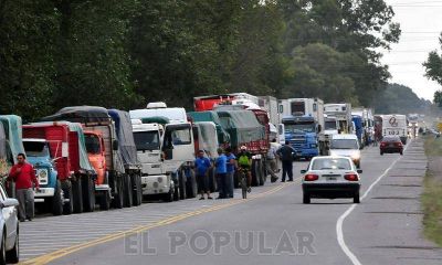Levantaron el paro nacional de los transportistas de cereales