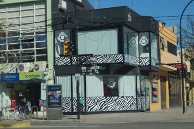 Clausuran Bum Bar por venta de alcohol a menores de edad 