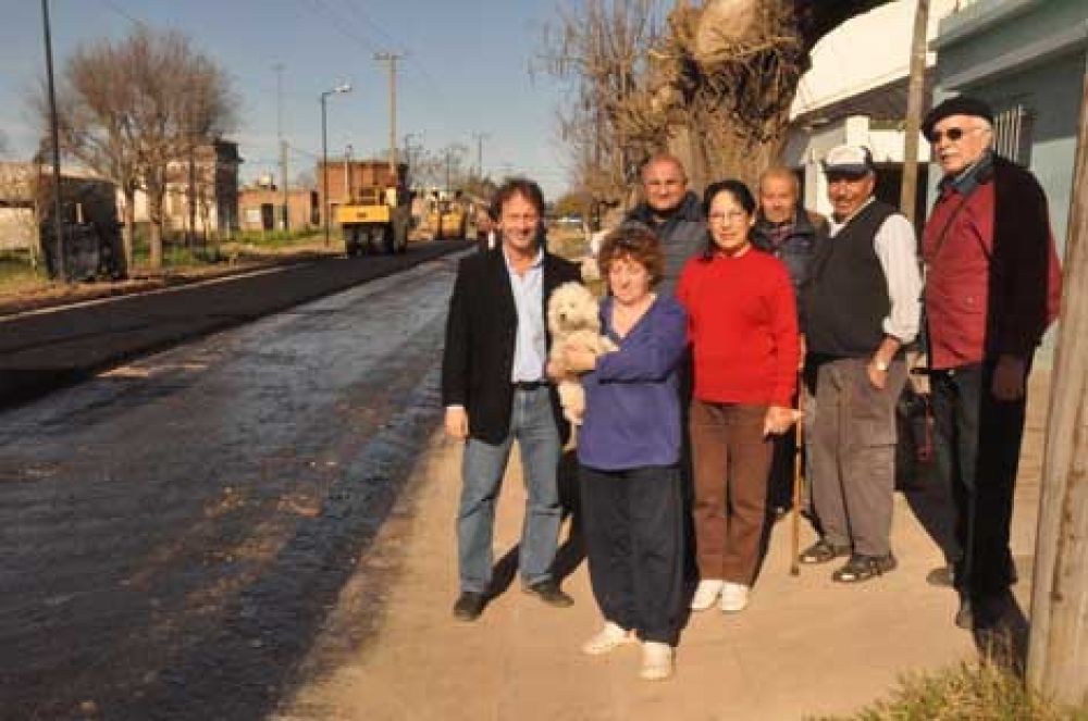 Comenz la obra de pavimentacin en la zona de calle Monteagudo 