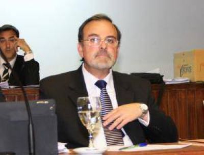 Jueces molestos por cubrir el puesto que dej� Macchi