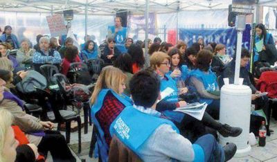 UNSJ: vuelven las clases pero los docentes seguir�n reclamando