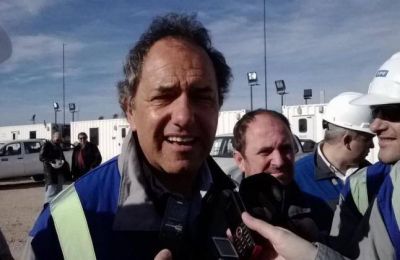 Antes de encarar el 2015, Scioli visit� Vaca Muerta