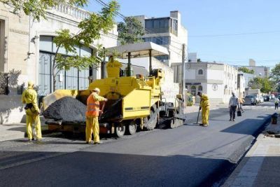 La Municipalidad de Corrientes avanza con la repavimentaci�n de la calle Hip�lito Yrigoyen
