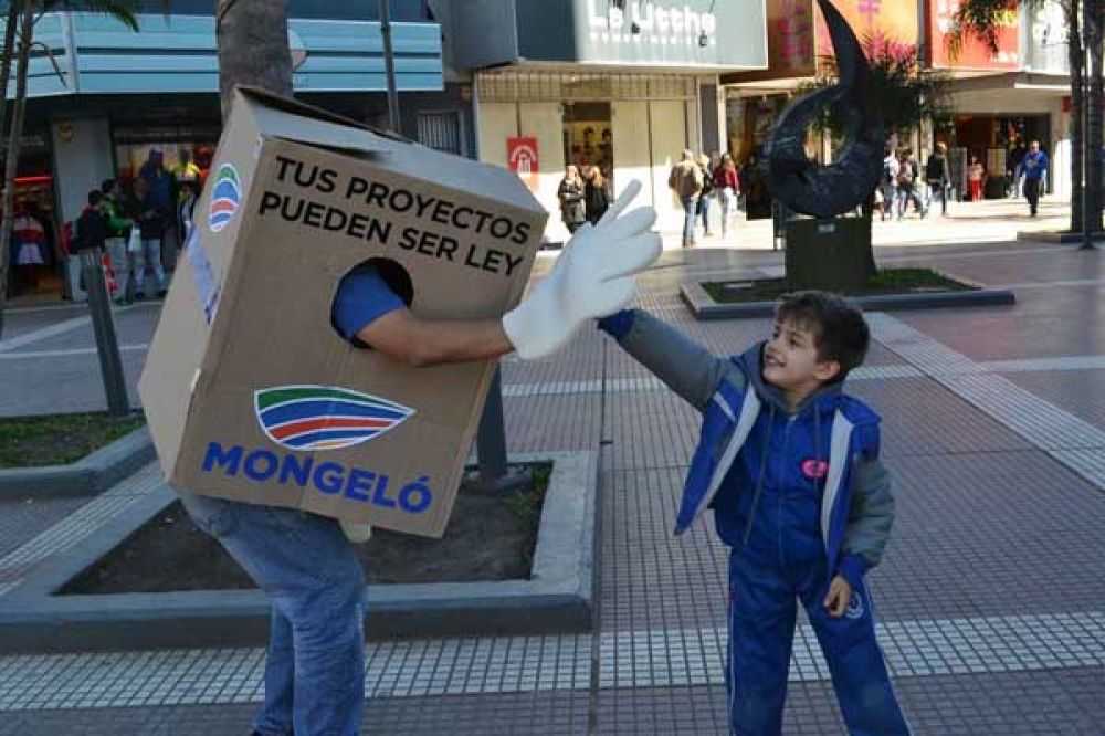 Dos mil personas ya se interesaron por �Tus proyectos pueden ser ley�
