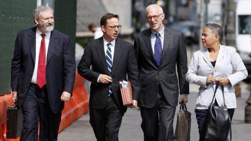 Audiencia clave: Griesa recibe a los holdouts y bancos para definir el pago de la deuda reestructurada