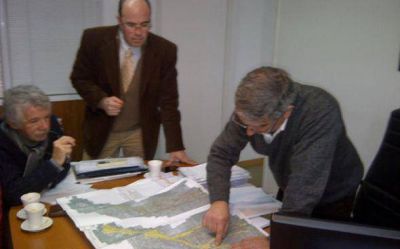 Acuerdan intensificar los esfuerzos para limpiar el r�o Luj�n