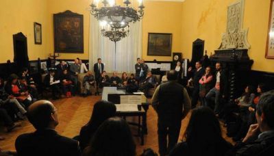 Clases en el Monserrat y el Belgrano; paro en Lenguas