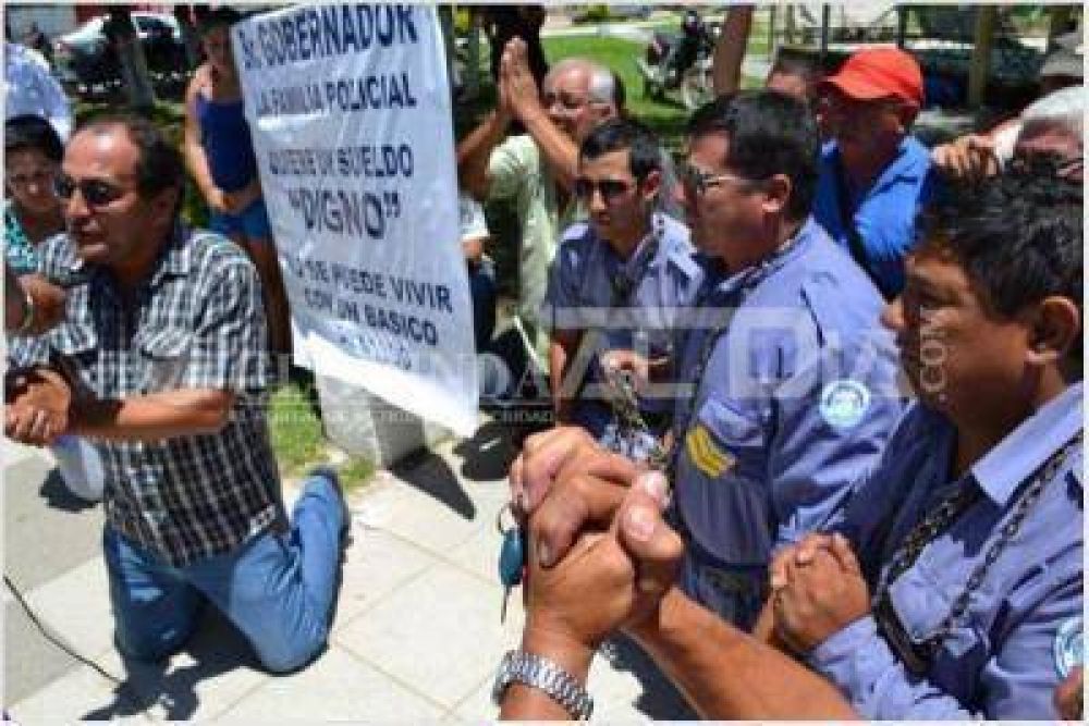 Cesantearon a 55 polic�as que protestaron y reclamaron p�blicamente por mejoras salariales