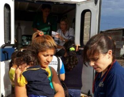 Valoran el inter�s de las familias evacuadas durante las tareas de asistencia sanitaria