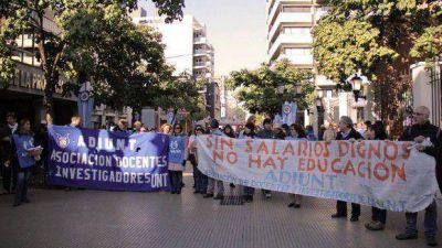 A pesar del malestar generalizado los docentes de la UNT seguir�n de paro