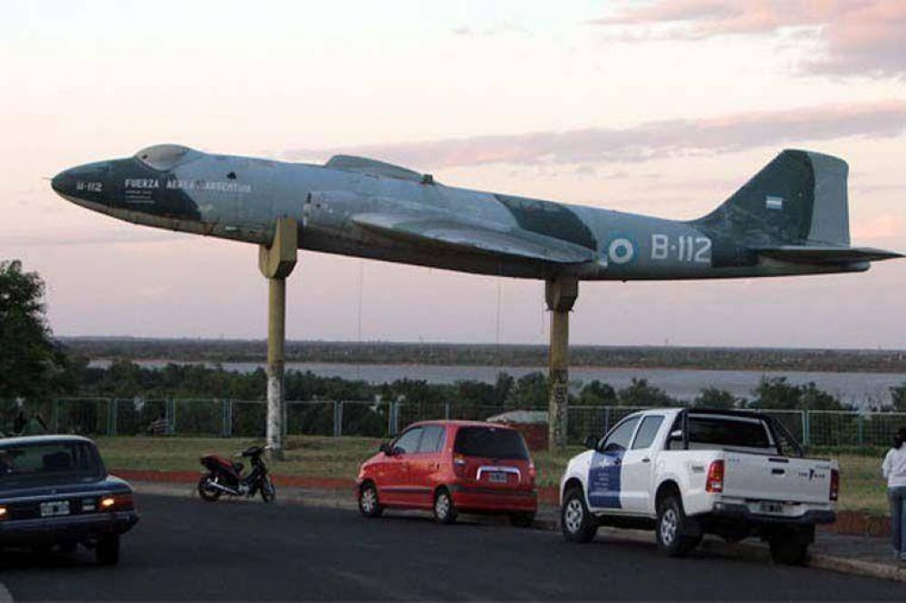 Piden informaci�n sobre el avi�n Canberra que estaba en el Patito Sirir�