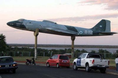 Piden informaci�n sobre el avi�n Canberra que estaba en el Patito Sirir�