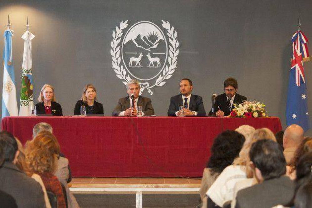 El gobernador Poggi viaj� a Australia