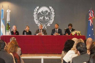 El gobernador Poggi viaj� a Australia