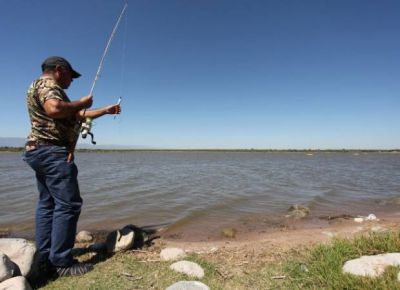 Habilitaron la pesca deportiva de pejerrey en toda la Provincia