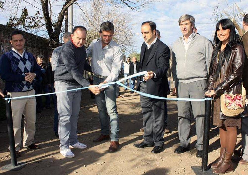 El Intendente inaugur� un nuevo desag�e en Barrio Los Angeles