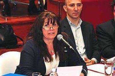 �SI DUFOUR NO CONCURRE PEDIREMOS QUE SEA TRA�DA POR LA POLIC�A�