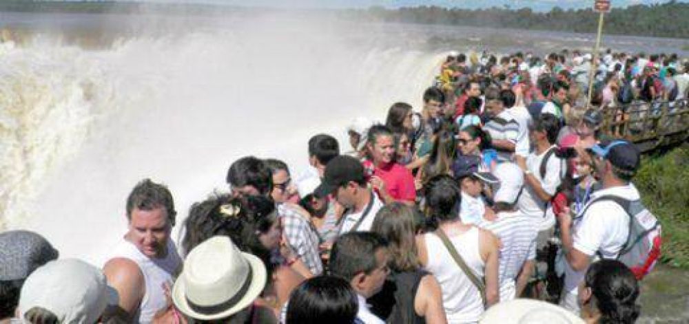 Vacaciones: ya ingresaron m�s de 26 mil turistas a las Cataratas
