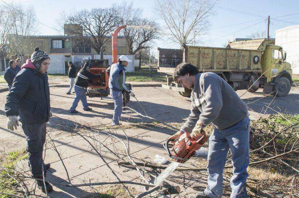 El Gobierno Municipal y la CEAL avanzaron trabajaron en el barrio Pedro Burgos