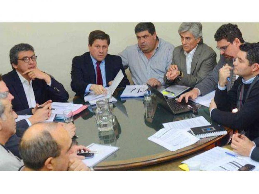 Costa present� el Proyecto de Ley de Administraci�n Financiera en la Legislatura