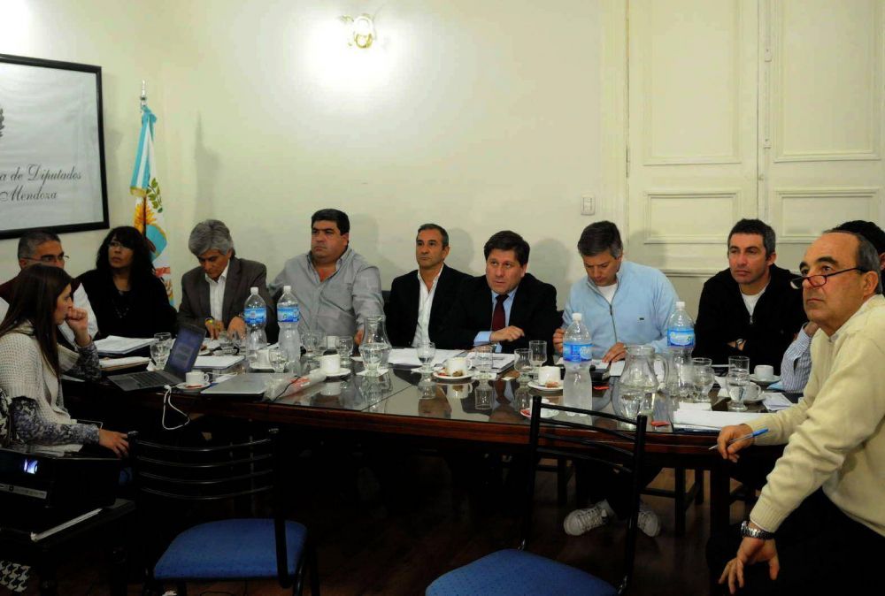 Presupuesto: virtual acuerdo para gastar $ 35 mil millones