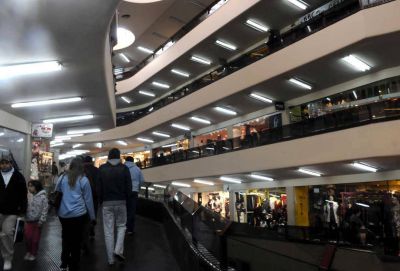 Comercio: el empleo informal llega al 40% y acuerdan operativos de control