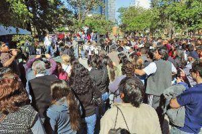 Una multitud disfrut� de los espect�culos art�sticos en el stand de EL LIBERAL