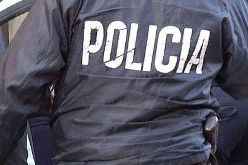 Suboficial de Comisar�a I est� delicado luego de dispararse en el pecho