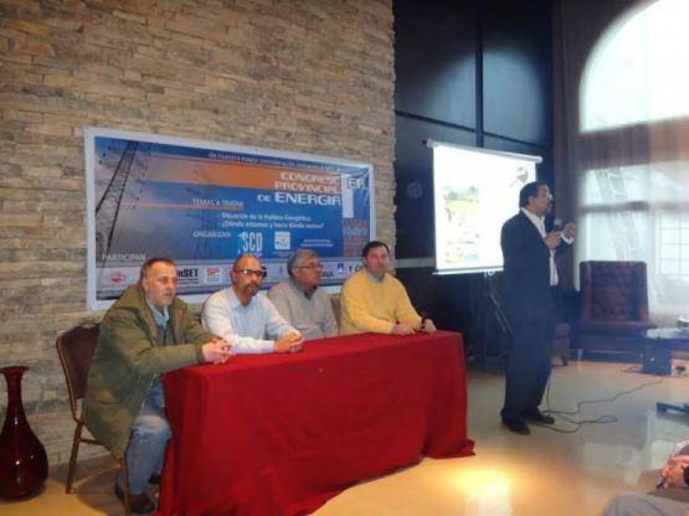 INSET particip� en el primer congreso de energ�a de Santa Cruz