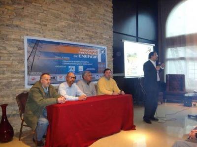 INSET particip� en el primer congreso de energ�a de Santa Cruz