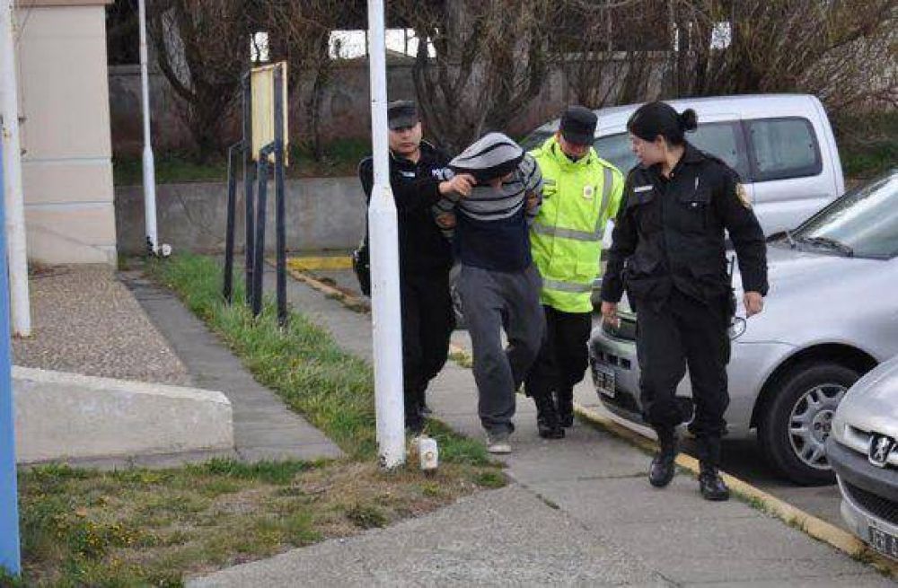 Recuper� el alta m�dica la joven apu�alada por su ex pareja