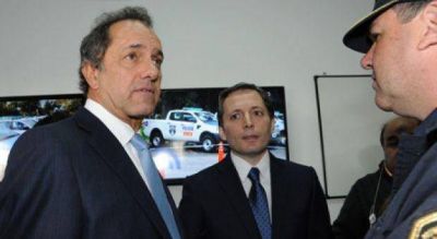 Scioli pas� por Echeverr�a y, con carpeta de Polic�a Local, aquiet� rumores de pase