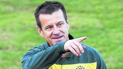 Tras la debacle, en Brasil vuelve Dunga