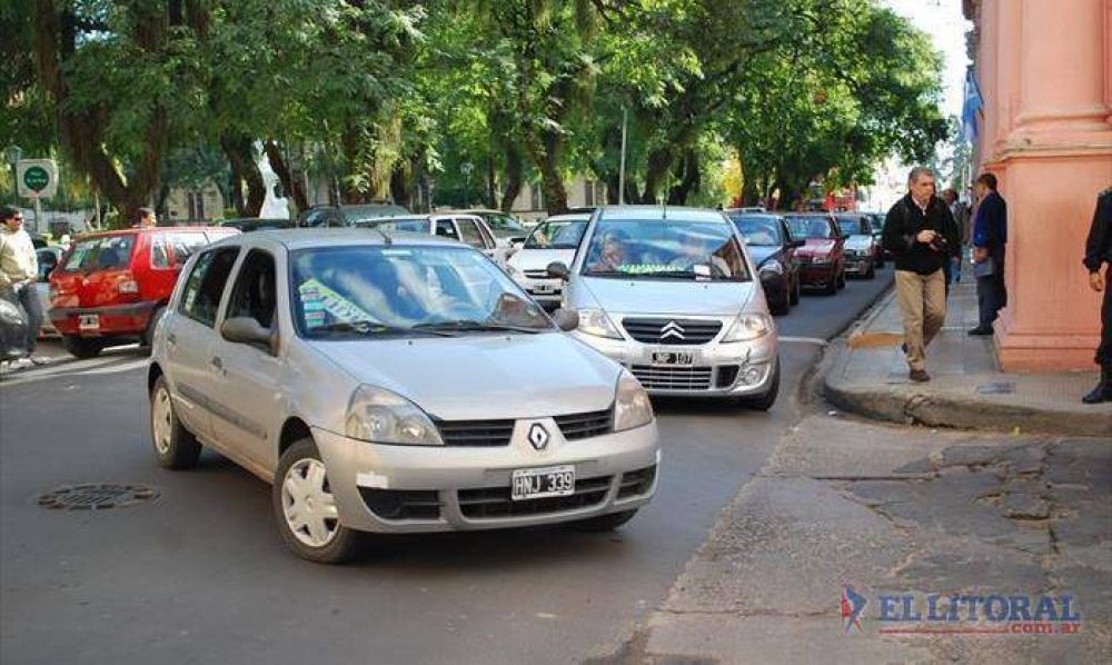 Por la inseguridad remiseros analizar�n dejar de ingresar a unos 10 barrios