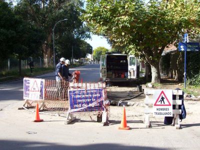 OSSE encara la extensi�n de red de agua en tres barrios