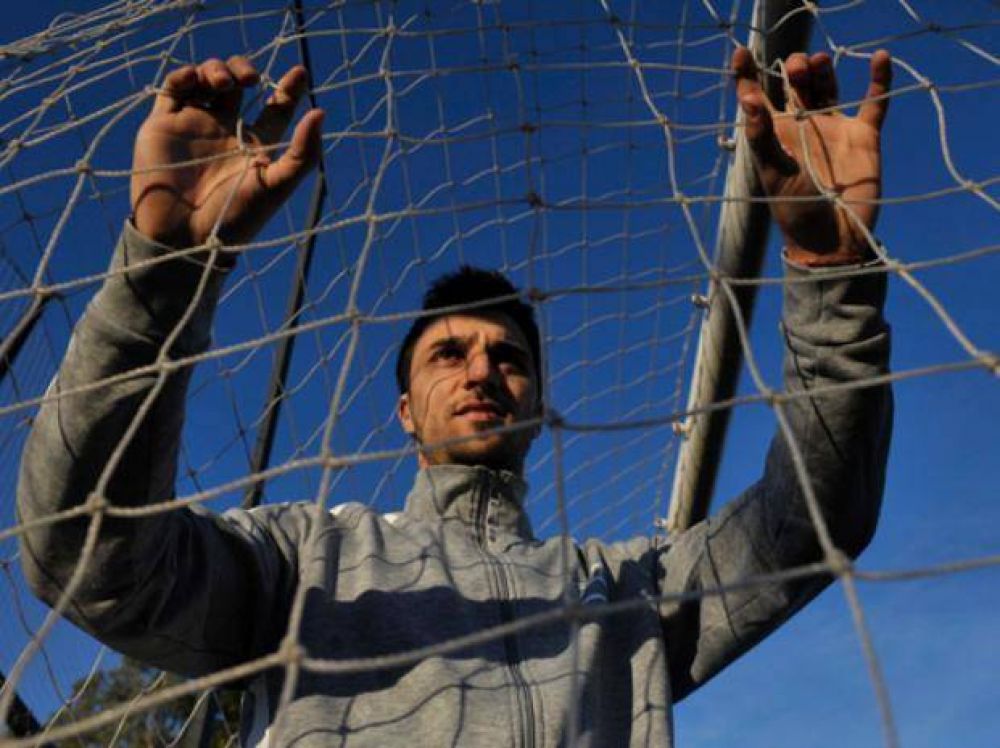 Muy cerca de romper la red: Scocco est� a un paso de regresar a Newell's