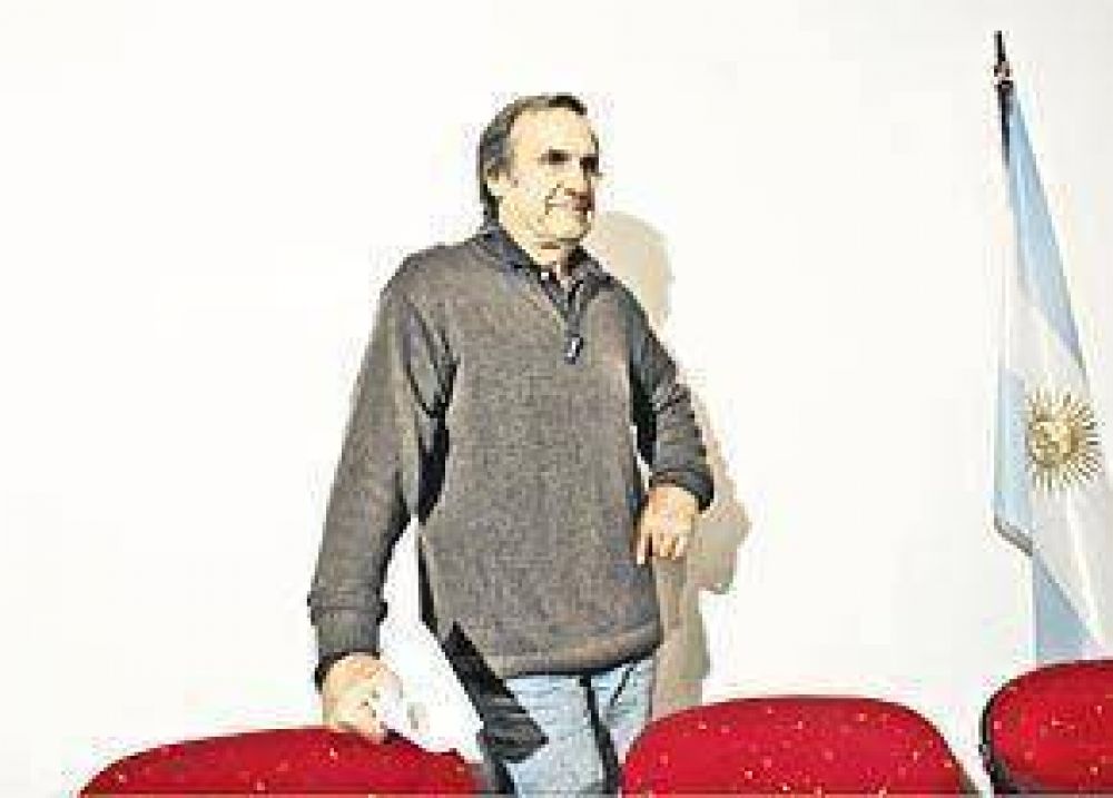 Reutemann: "La designaci�n de Scioli en el PJ es un paso adelante"