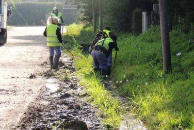 M�s tareas de zanjeo y desag�e por los barrios