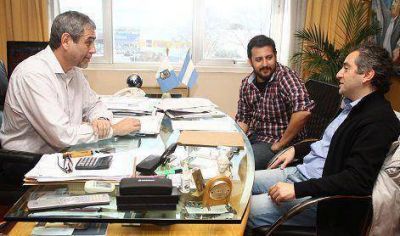 Avellaneda: Ferraresi recibi� al diputado Andr�s �Cuervo� Larroque