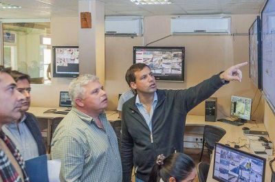 PARTIDO DE LA COSTA: Juan Pablo de Jes�s se reuni� con autoridades del Ministerio de Seguridad bonaerense