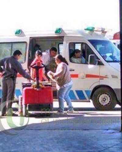 Una ambulancia del interior era utilizada para transportar materiales de construcci�n