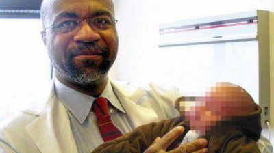 Deber�n indemnizar a 8000 pacientes del ginec�logo que grababa en video sus consultas
