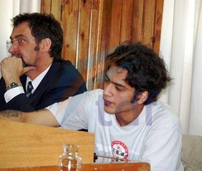Sujeto con antecedentes fue requisado por abuso de armas y qued� detenido por drogas