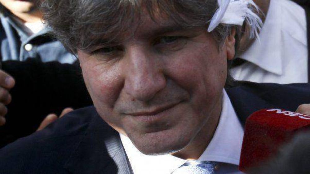En su presentaci�n, Boudou culp� a los gestores por los papeles truchos