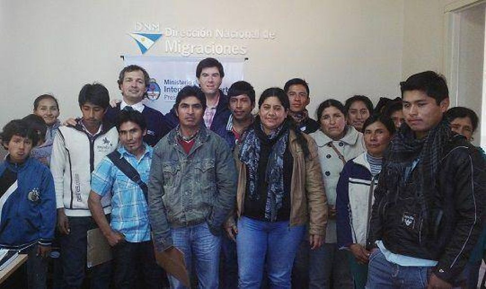 Migraciones y Municipalidad de Santa Luca avanzan en la normalizacin documentaria de bolivianos
